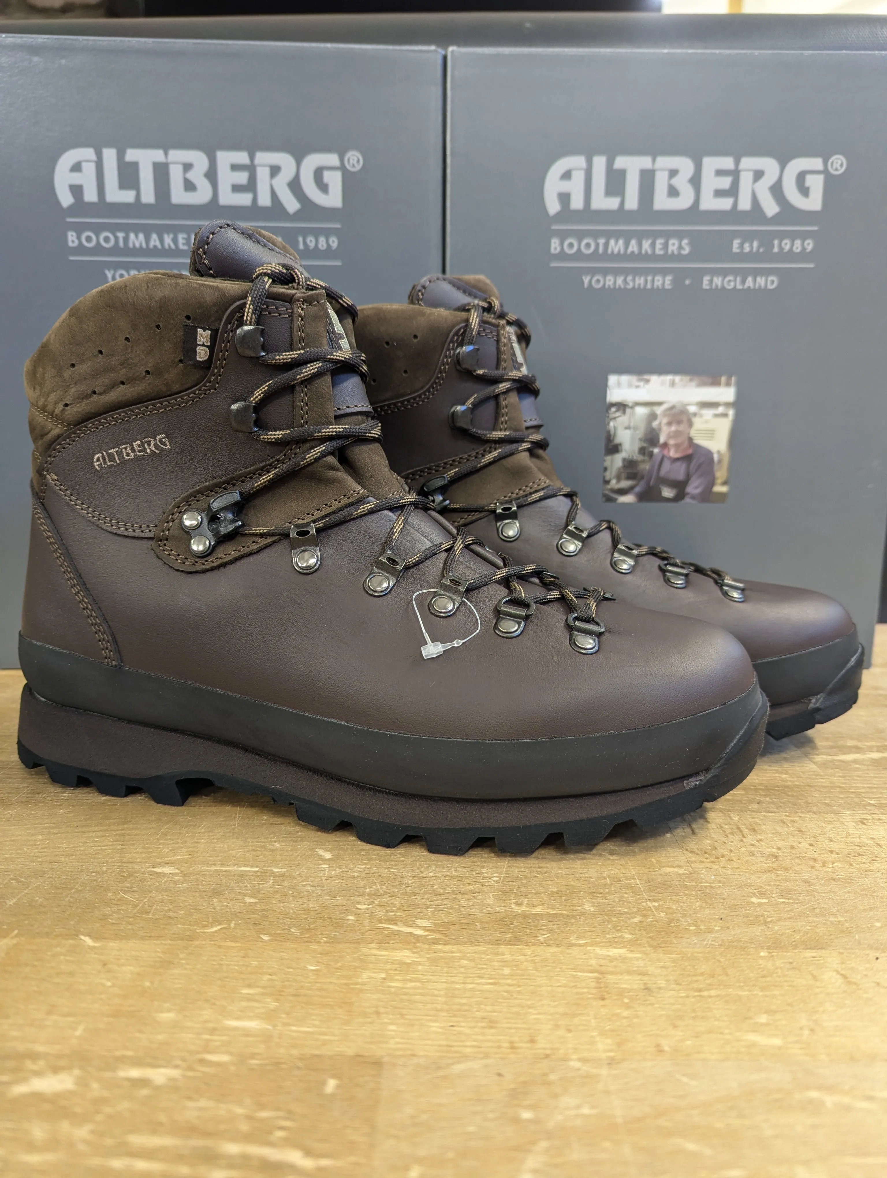 Altberg Tethera Hiking Boot Men's