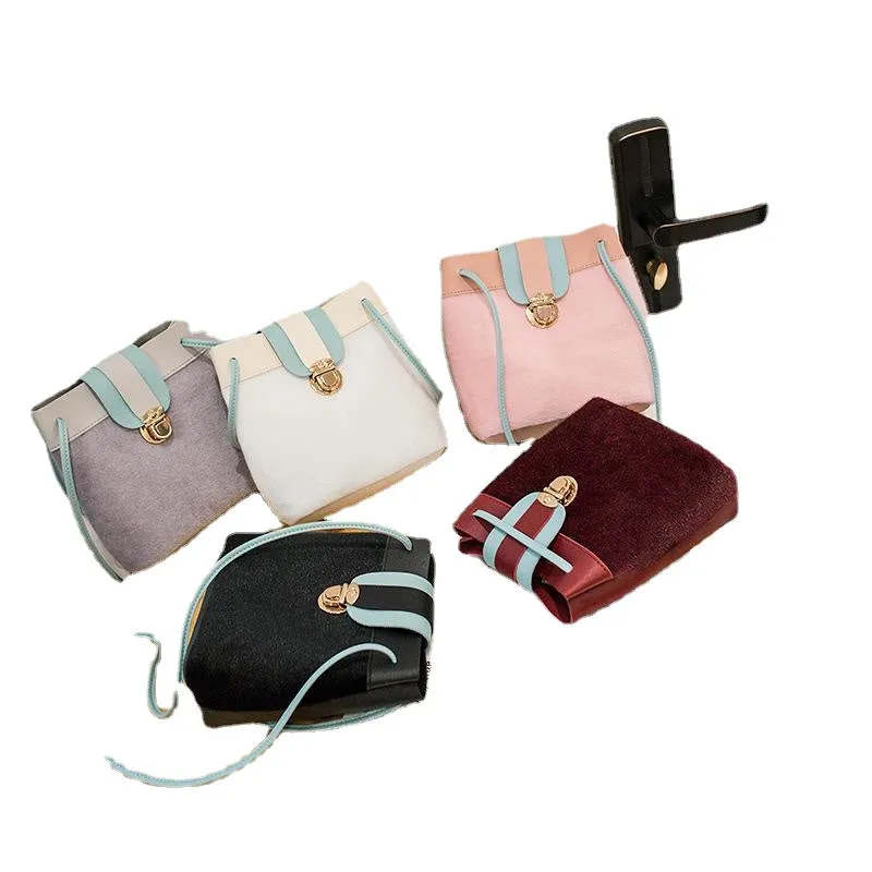 Factory direct sales 2024 new women's bag fashionable Korean style single shoulder crossbody bag ladies mobile phone coin purse